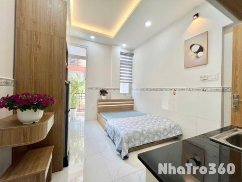 Căn hộ ban công full nội thất đường Cao Thắng Q10