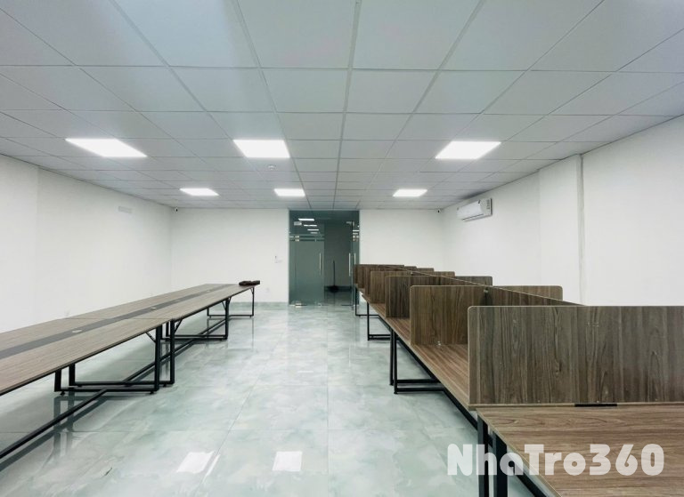 Văn phòng cho thuê khu sân bay hầm xe rộng có thang máy pccc giá 4tr5