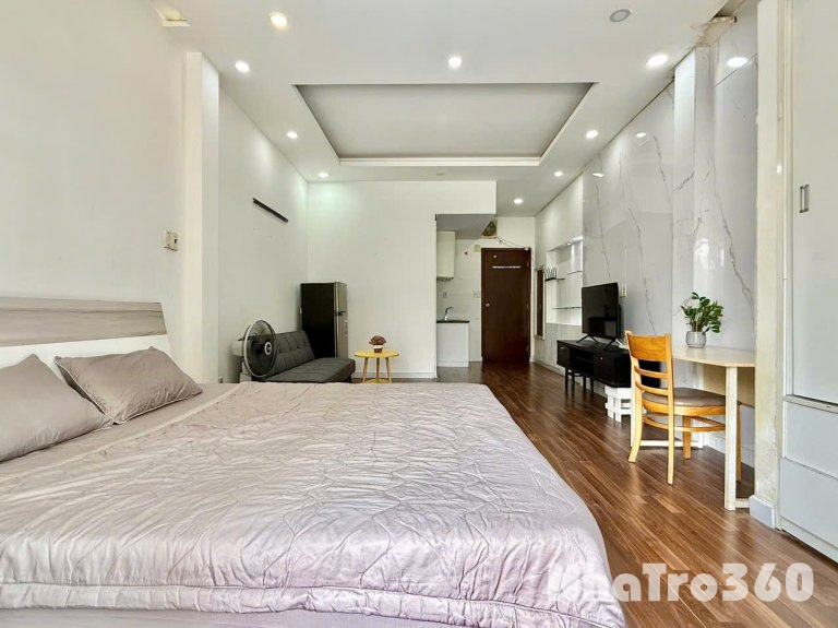 Cho thuê căn hộ ban công, Q3 || đường Nguyễn Thị Minh Khai || gần Công viên Tao Đàn, Công viên 23 tháng 9, chợ Bến Thành