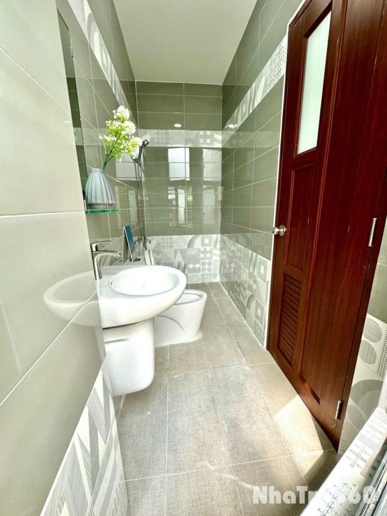 Cho thuê căn hộ ban công, Q10 || đường Sư Vạn Hạnh || gần Huflit, Vạn Hạnh Mall, Việt Nam Quốc Tự