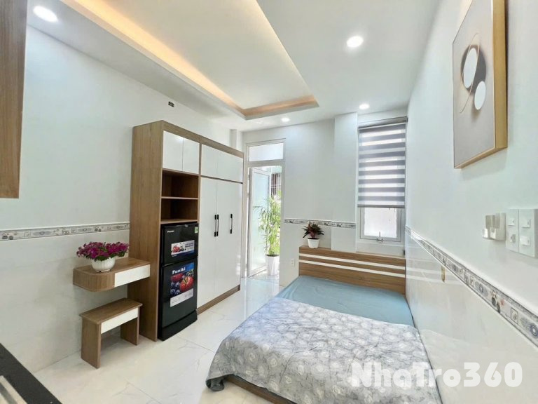 Căn hộ ban công full nội thất đường Cao Thắng Q10