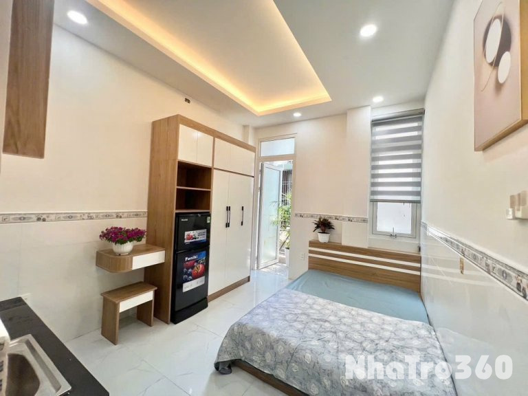 Căn hộ ban công full nội thất đường Cao Thắng Q10