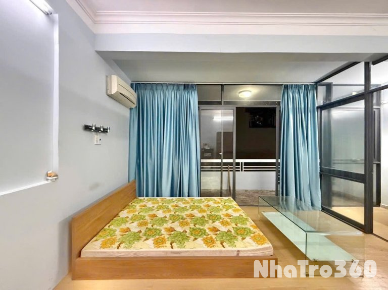 CĂN HỘ BAN CÔNG TÁCH BẾP FULL NỘI THẤT QUẬN 10 GẦN CÔNG TRƯỜNG DÂN CHỦ