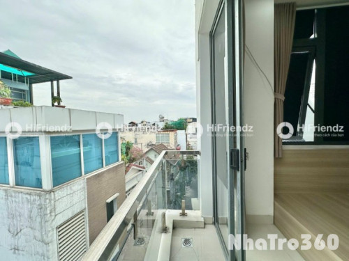 Căn hộ Quận 4, ban công, gần Hoàng Diệu,sát Quận 1