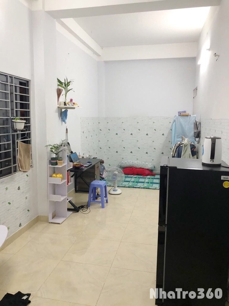 Phòng mới Ban Công ngay Aeon Tân Phú, sát chợ Sơn