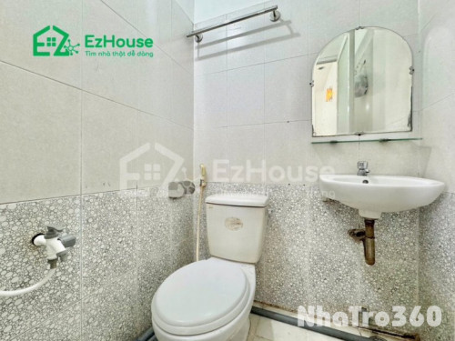 Ngay ngã tư 4 xã, ban công, Full nội thất