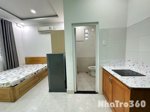 CĂN HỘ BAN CÔNG FULL NỘI THẤT QUẬN 10 GẦN BIG C TÔ HIẾN THÀNH