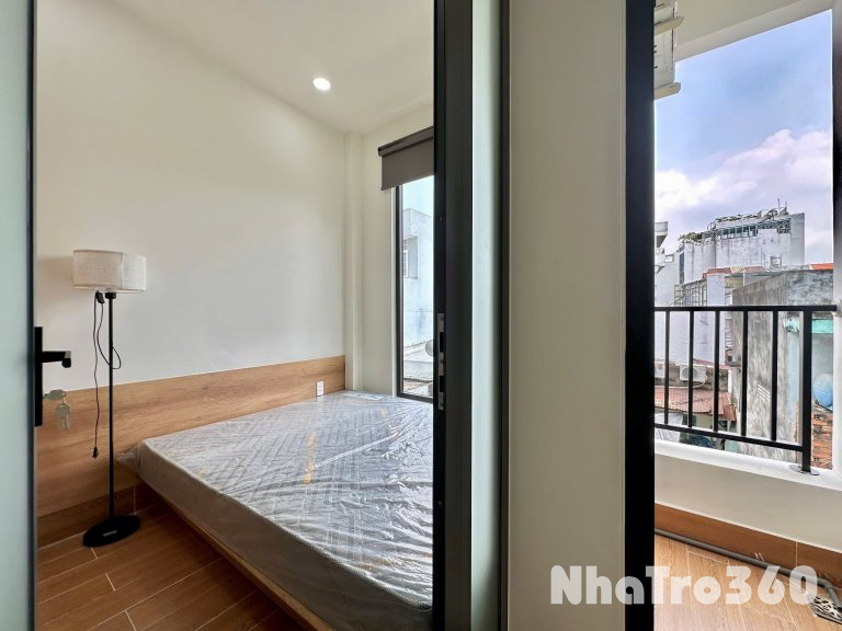 Cho thuê căn hộ 1PN, ban công, Q10, mới 100% || đường Hồ Bá Kiện || gần Công viên Lê Thị Riêng, chợ Hoà Hưng, Big C