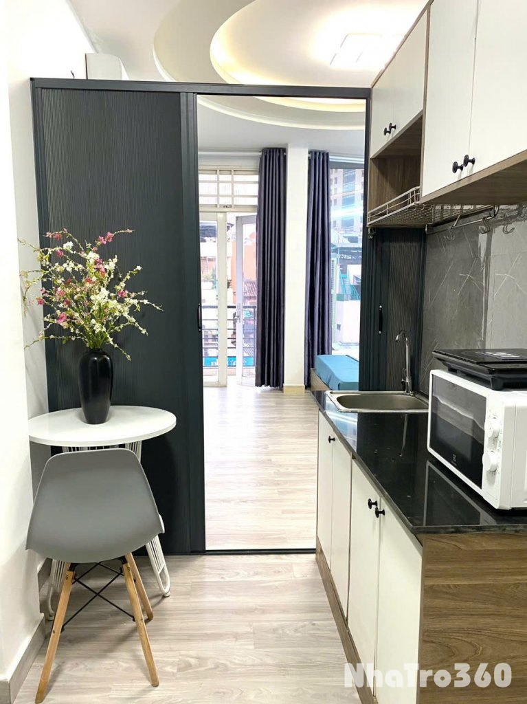 Trống sẵn căn hộ tách bếp ban công rộng rãi ngay trung tâm Q5