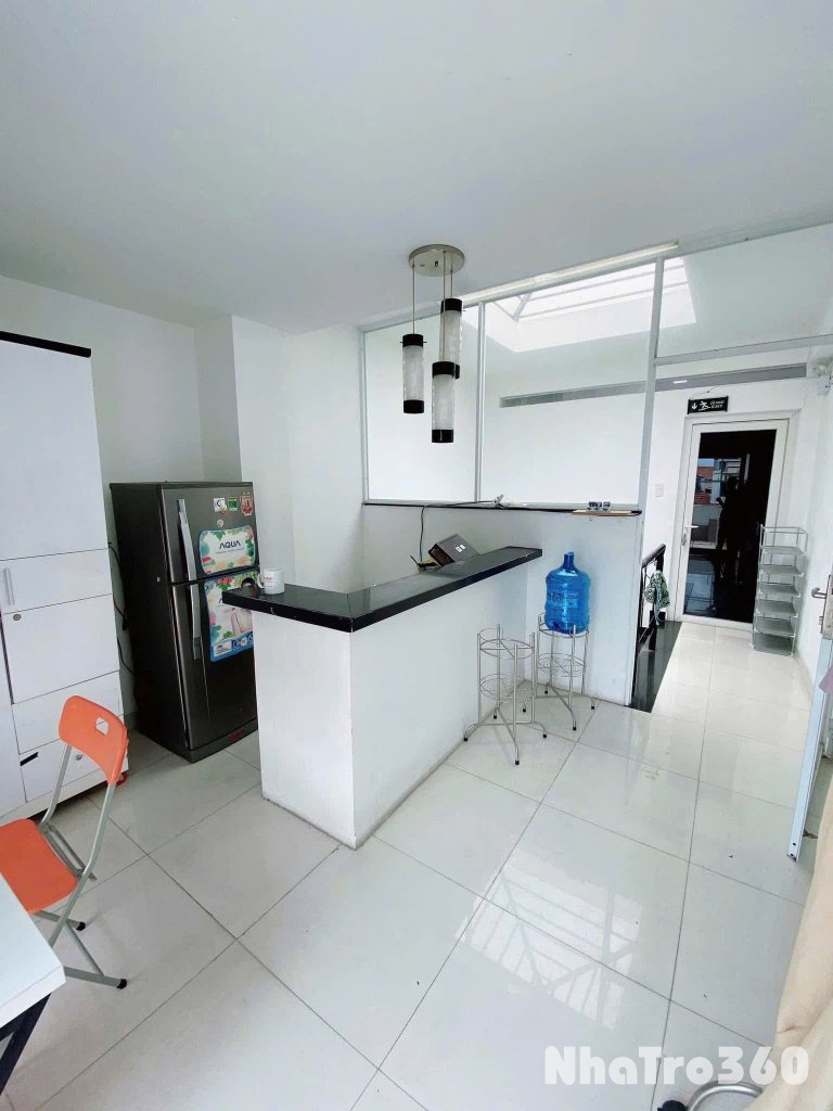 Trống Sẵn Căn Hộ 1 Phòng Ngủ Cửa Sổ Rộng Full Nội Thất Ngay Trung Tâm