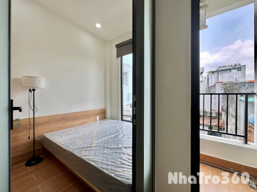 Cho thuê căn hộ 1PN, ban công, Q10, mới 100% || đường Hồ Bá Kiện || gần Công viên Lê Thị Riêng, chợ Hoà Hưng, Big C