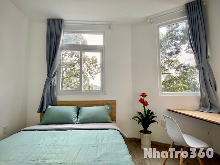 Căn hộ cho thuê ngay trung tâm quận 10, có cửa sổ, bancol đón nắng, gần ngay UEH