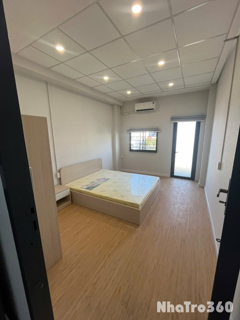 Cho thuê căn hộ 1PN, ban công, Q10 || Đường 3/2 || gần Vạn Hạnh Mall, Huflit, Việt Nam Quốc Tự