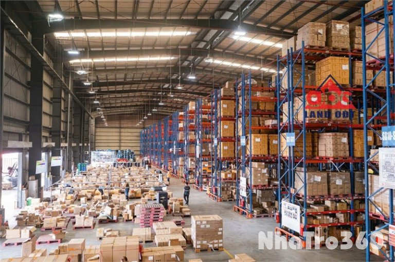 Kho chứa hàng, lưu trữ, cho thuê thời gian linh hoạt. trang bị hệ thống giám sát tân tiến