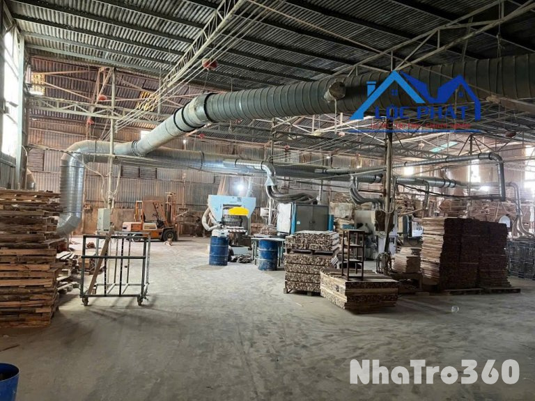 Cho thuê nhà xưởng 1800m2, trang thiết bị gỗ, điện 160KVA, PCCC, sân rộng