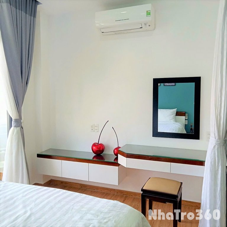 Phòng tách bếp cửa sổ to ban công ngay Lê Văn Sỹ, P1 thuê giá hưu nghị