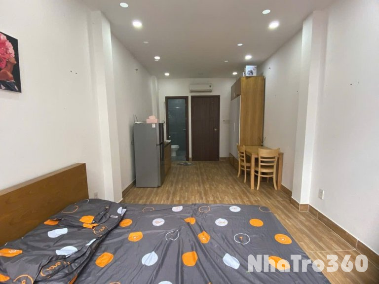 Phòng siêu rộng 40m2 Ngay CV LÊ VĂN TÁM