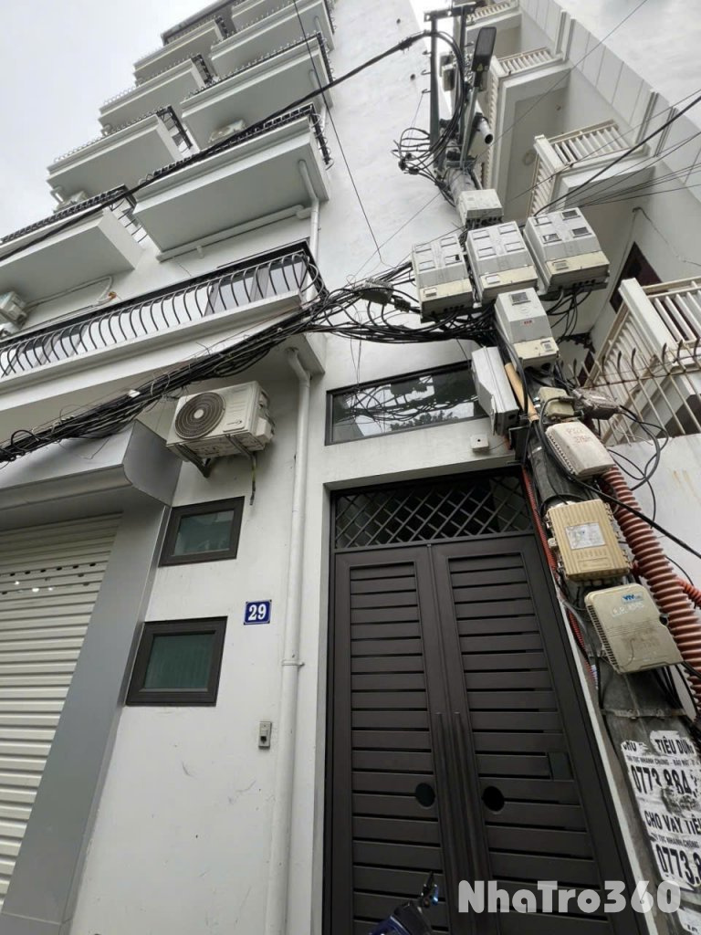 Do điều chuyển công việc nên pass gấp phòng 25m2 tại ngõ 640 Nguyễn Văn Cừ, Gia Thuỵ, Long Biên