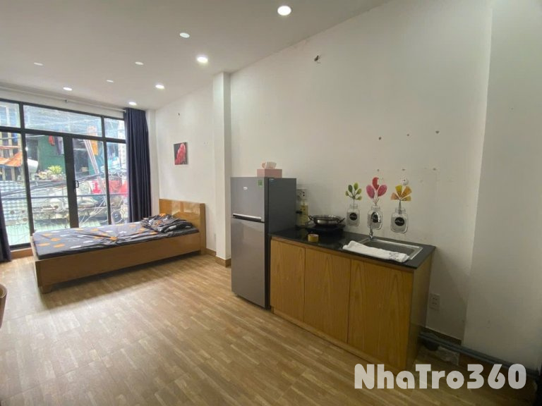 Phòng siêu rộng 40m2 Ngay CV LÊ VĂN TÁM