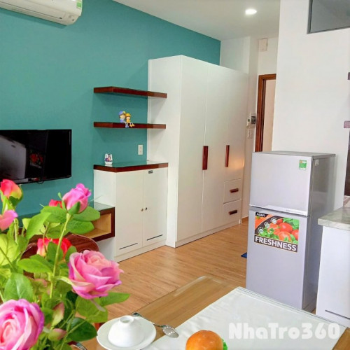 Phòng tách bếp cửa sổ to ban công ngay Lê Văn Sỹ, P1 thuê giá hưu nghị