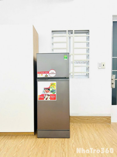 Phòng trọ ngay sân bay Tân Sơn Nhất với cửa sổ to giá siêu rẻ