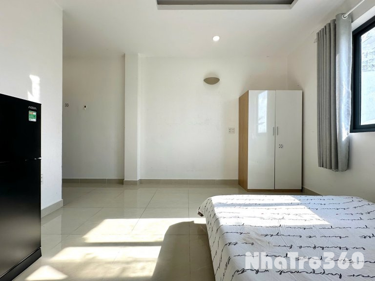 CĂN HỘ CỬA SỔ FULL NỘI THẤT QUẬN 10 GẦN CÔNG TRƯỜNG DÂN CHỦ