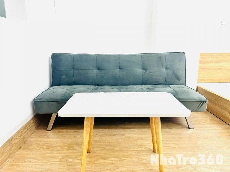 Phòng trọ ngay sân bay Tân Sơn Nhất với cửa sổ to giá siêu rẻ