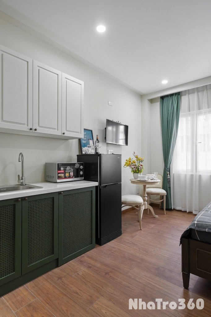 TRỐNG CĂN HỘ STUDIO VINTAGE BAN CÔNG QUẬN 1