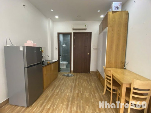 Phòng siêu rộng 40m2 Ngay CV LÊ VĂN TÁM