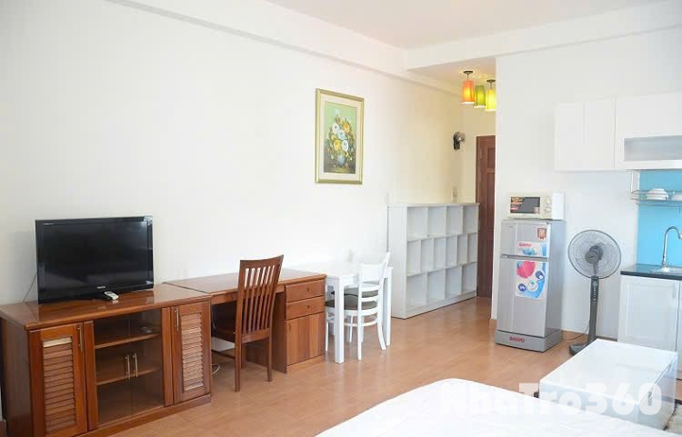 Cho thuê studio có cửa sổ trời tại quận 1