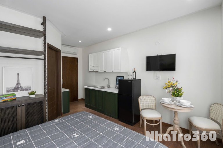 TRỐNG CĂN HỘ STUDIO VINTAGE BAN CÔNG QUẬN 1