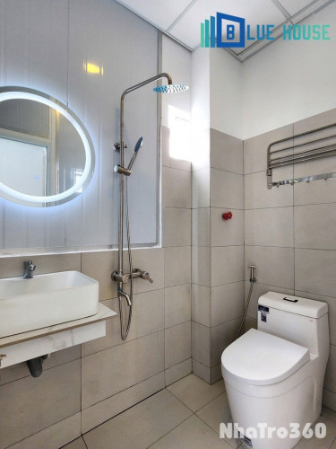 Căn hộ full nội thất có ban công siêu thoáng mát