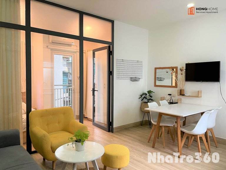 Căn hộ 1PN ban công - nội thất cao cấp - có dịch vụ dọn phòng - khu vực đường Hoàng Sa