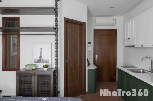 TRỐNG CĂN HỘ STUDIO VINTAGE BAN CÔNG QUẬN 1