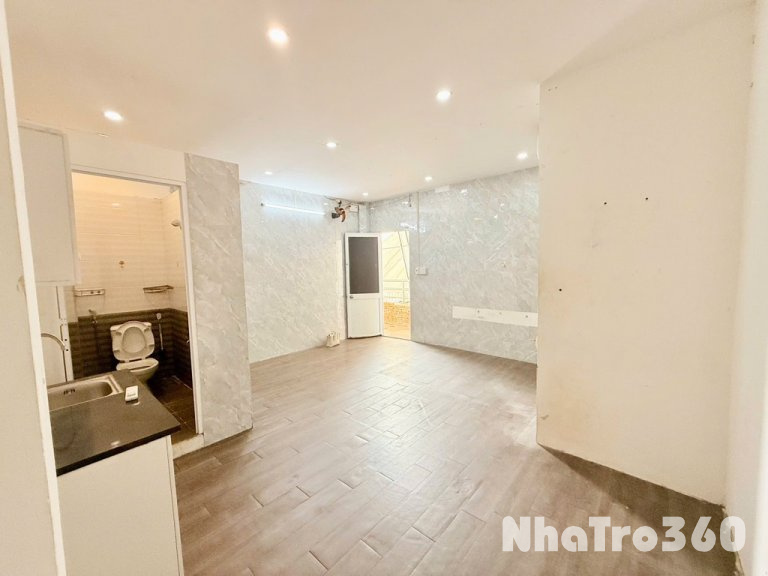 Ngay Coop Mart Bình Tân, ban công, rộng thoáng