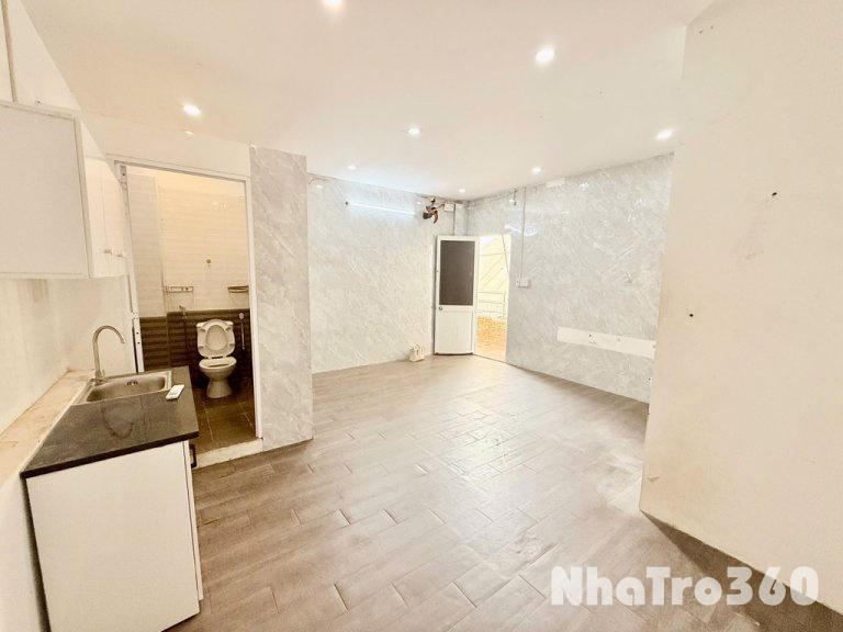 Ngay Coop Mart Bình Tân, ban công, rộng thoáng