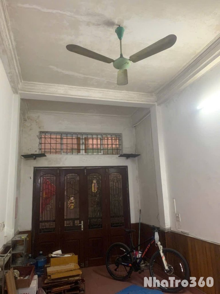 Cho thuê nhà Phố Tây Sơn, 4 tầng x 31m2, 3 ngủ, 3 vệ sinh, chỉ 10 Triệu/tháng