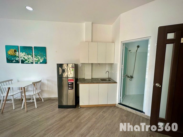 CĂN HỘ BAN CÔNG FULL NỘI THẤT QUẬN 11 GẦN CẦU VƯỢT CÂY GÕ