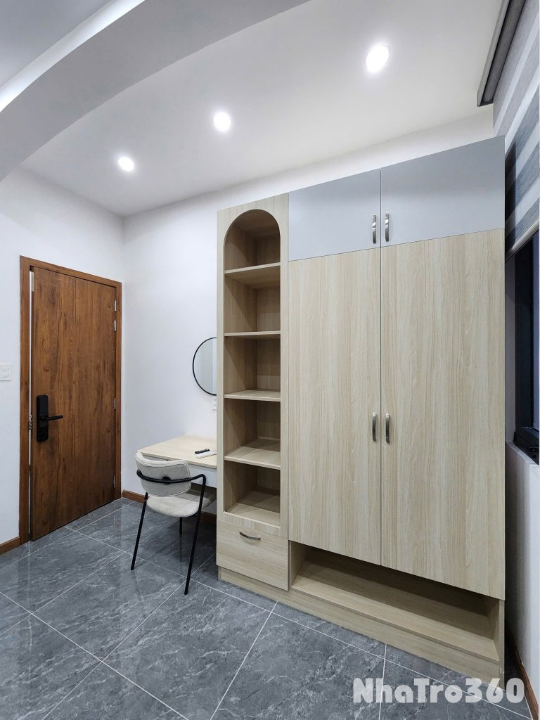 Cho thuê căn hộ ban công, Q1 || đường Lê Thánh Tôn || gần Công viên Tao Đàn, CV 23 Tháng 9, chợ Bến Thành