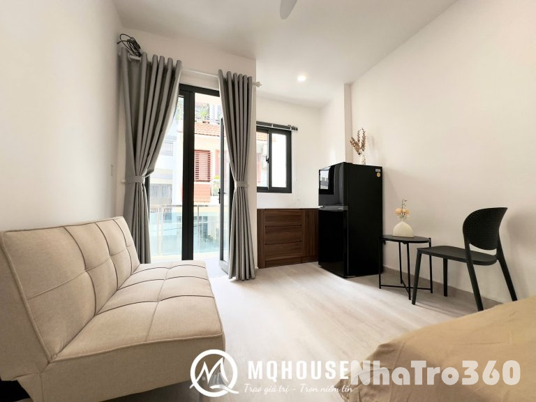 Căn hộ cho thuê ngay trung tâm quận 10, có cửa sổ, bancol đón nắng, sát bên UEH