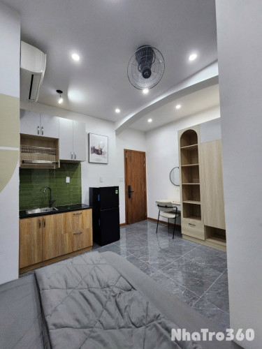 Cho thuê căn hộ ban công, Q1 || đường Lê Thánh Tôn || gần Công viên Tao Đàn, CV 23 Tháng 9, chợ Bến Thành