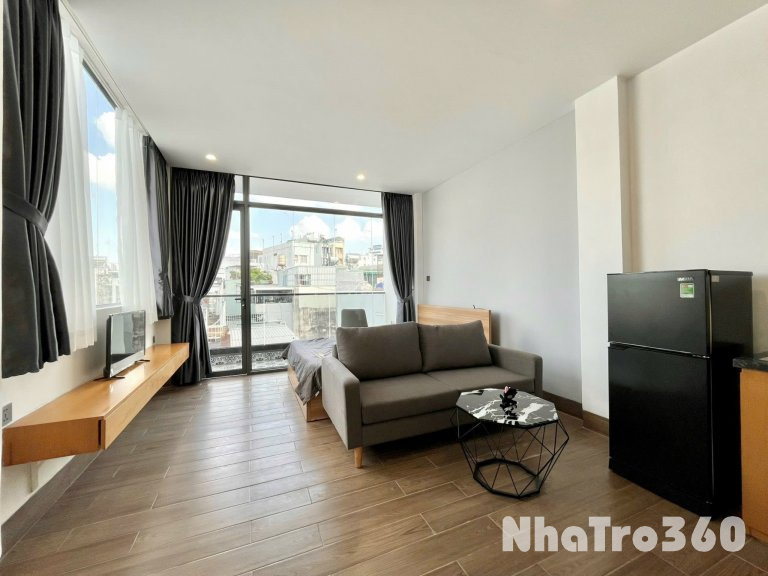 Cho thuê căn hộ ban công, Q3 || đường Hai Bà Trưng || gần chợ Tân Định, Công Viên Lê Văn Tám, cầu Kiệu