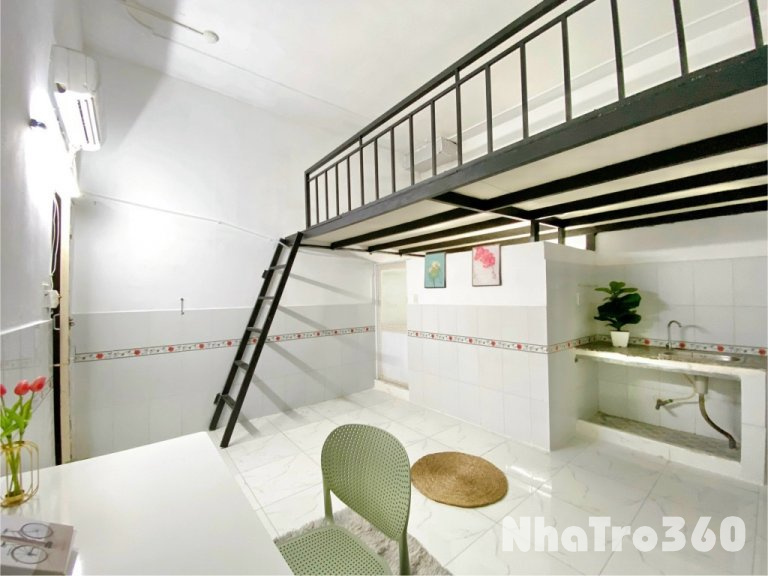 Gác cao, Full nội thất, ngay ngã tư 4 xã