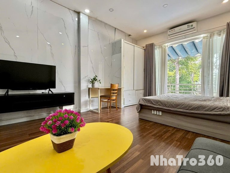 CHO THUÊ CĂN HÔN STUDIO BAN CÔNG CỰC RỘNG QUẬN 1