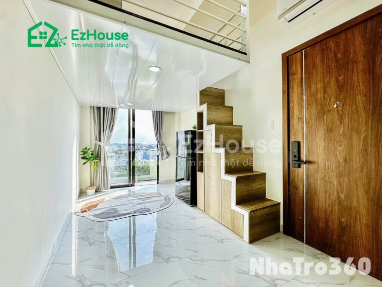 Ban công, Full nội thất, ngay ngã 4 xã