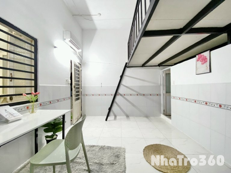 Gác cao, Full nội thất, ngay ngã tư 4 xã