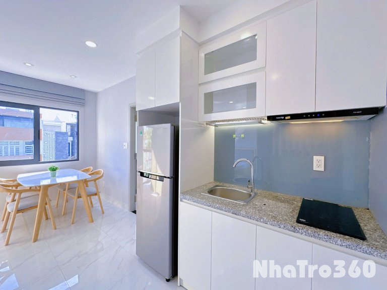 Phòng siu to tách bếp ban công ngay gần sát etown không giới hạn người ở