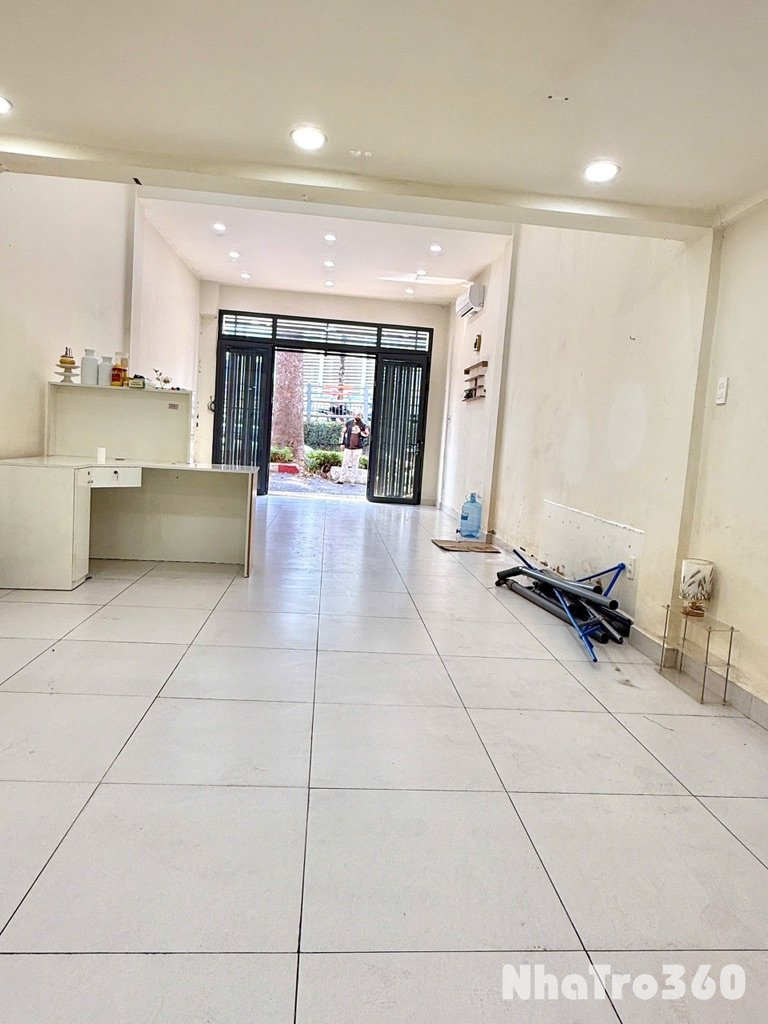 Cho thuê mặt bằng tầng trệt +1 lửng Đường 3/2 Q10