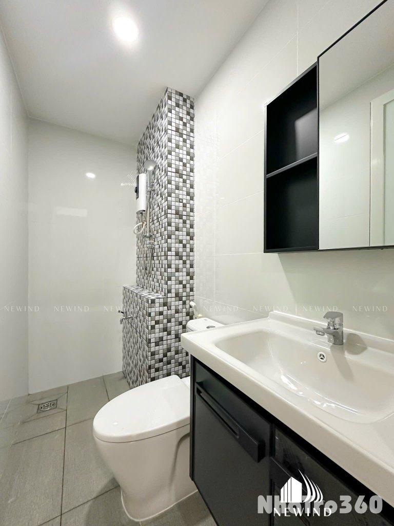 Pass gấp STUDIO bancon ( máy giặt riêng ) gần ĐH TĐTU , Sunrise City