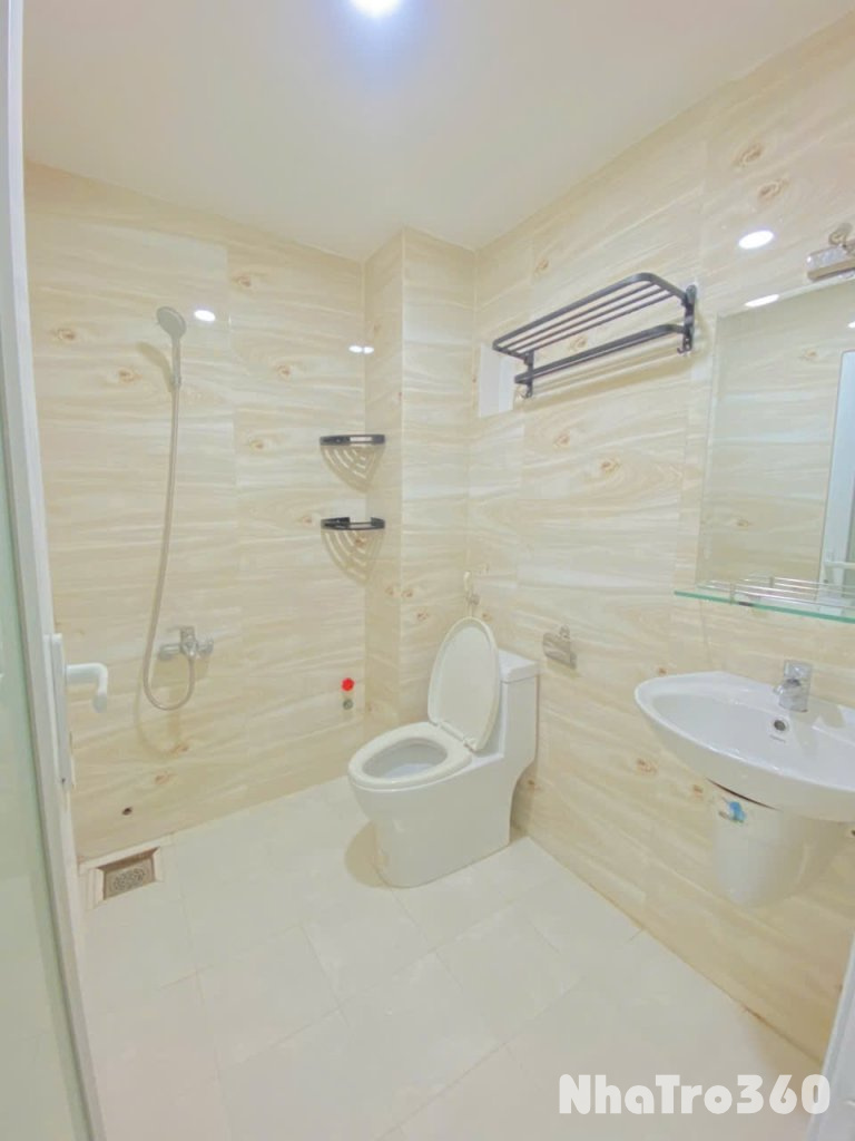 CĂN HỘ STUDIO BAN CÔNG TÁCH BẾP FULL NỘI THẤT QUẬN 1 GẦN CÔNG VIÊN LÊ VĂN TÁM